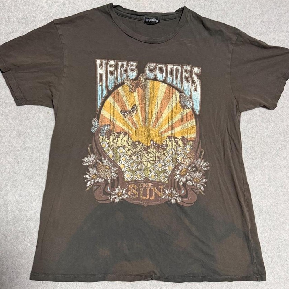 Here Comes The Sun brown tee Size S
